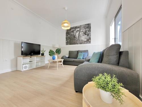 Palm Street Apartment 1