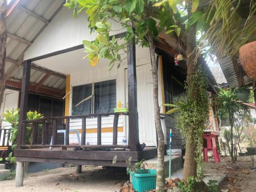 Local Homestay in Tanote Bay