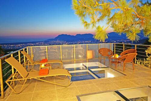 Villa With a Private Heated Pool, Jacuzzi, Overlooking Spectacular Views Of The Sea in Uzumlu