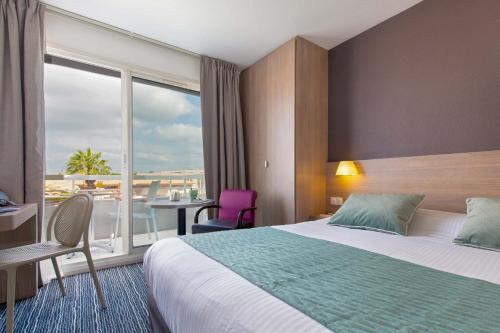 Balcony/terrace, Best Western Plus Hotel la Marina in Saint-Raphael
