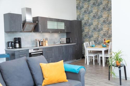 virtuve, Moderne Ferienwohnung am Thuringer Wald perfekt fur Familien, Paare & Urlaub mit Hund, mit Sauna & B in Georgenthal (Thuringia)