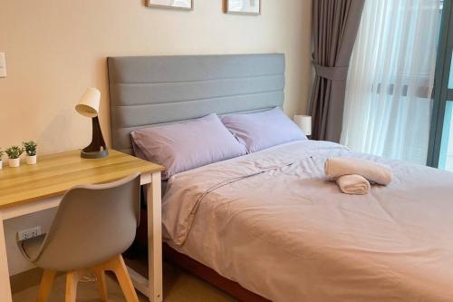 Cozy 1 BR One Uptown Residences BGC, Manila