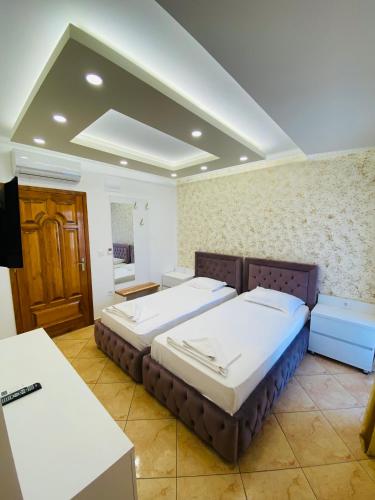 2 bedrooms, 2 beds