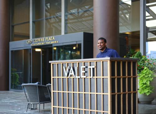 475541376 Crowne Plaza Atlanta Perimeter at Ravinia by IHG