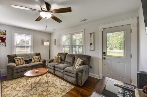 Pet-Friendly The Wray Cottage with Large Backyard!