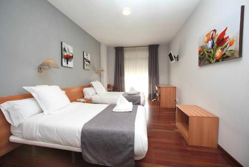 Hotel Ribeira Sacra - Tap to explore photos