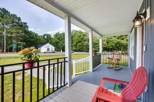 Pet-Friendly The Wray Cottage with Large Backyard!