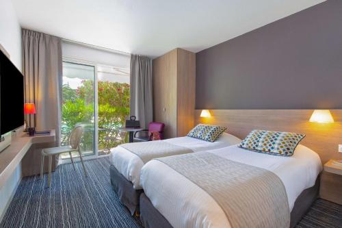 2 twin beds