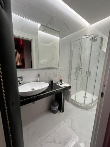 Suite Luxury BDSM, Rome (photo 3)