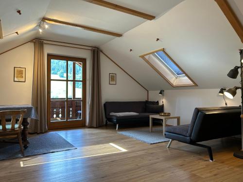 Apartment with Mountain View