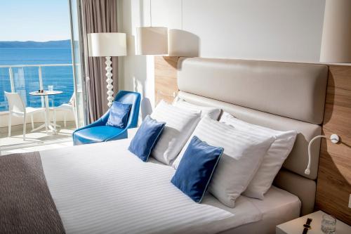 Standard Double Room with Balcony and Sea View