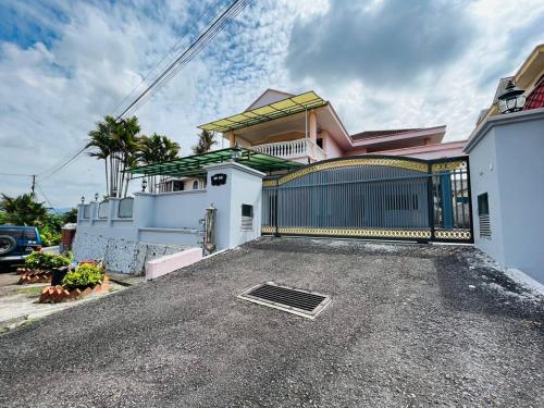 View, 20pax Seremban Bungalow 7000+sq ft Pet friendly in Seremban