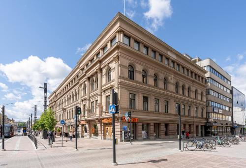 2ndhomes Tampere "Hämeenkatu" Apartment - Renovated Apt in a Historical Building