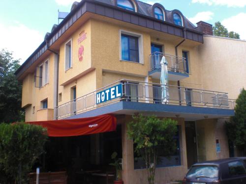 Fenix Hotel - image 11