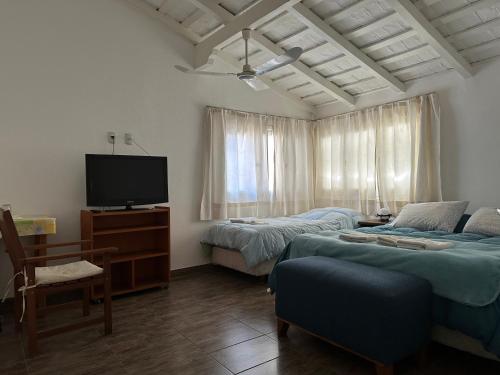 3 twin beds