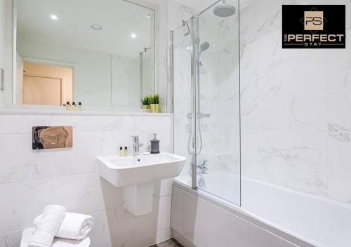 Manhattan Apartment City Centre By Your Perfect Stay short lets Birmingham, Birmingham (photo 10)