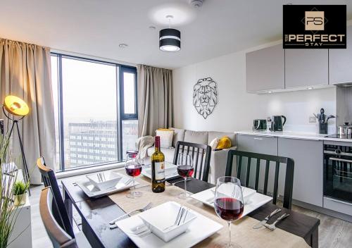 Manhattan Apartment City Centre By Your Perfect Stay short lets Birmingham, Birmingham (photo 9)