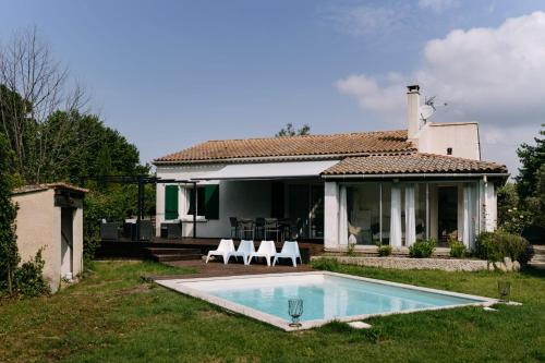 Provençal Escape Private pool and garden in l'Isle-sur-la-Sorgue