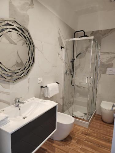 B&B Mini Hotel Incity-close train station and port- - 샤워실
