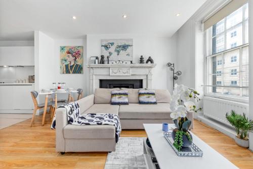 3-Bedroom Flat in London Sleeps 14 HY1