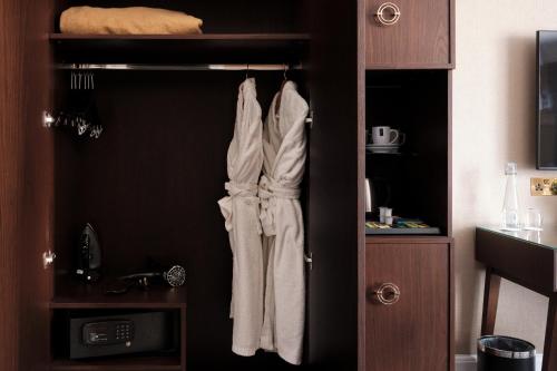 Warren House - image 14