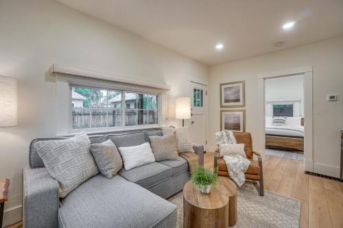 Old Town Carriage House with Private Patio in Fort Collins, USA