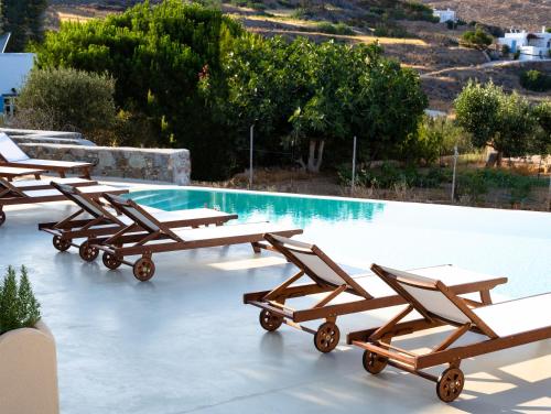 DIPOLIS luxury apartments Syros