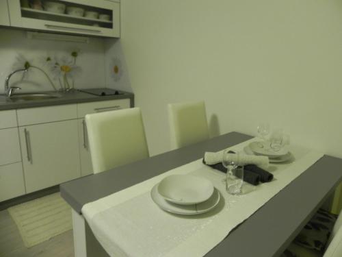 One-Bedroom Apartment image 10