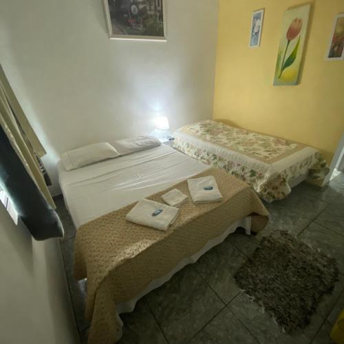 1 double bed, 1 twin bed