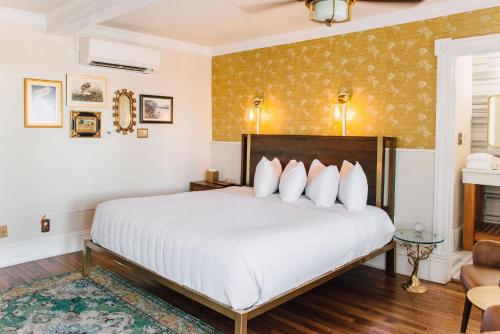 King Room with Balcony