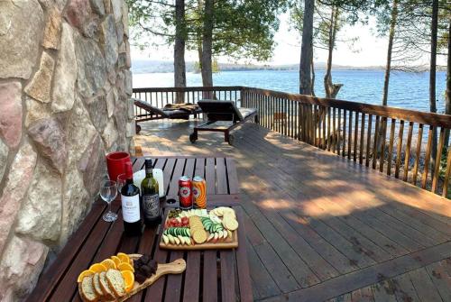 Algonquin Island 'Luxe' Cottage at the edge of the Park, South River (photo 6)