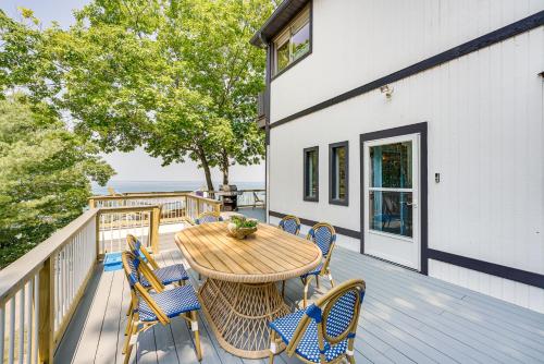 Private Beachfront Lake Michigan Rental with Kayaks