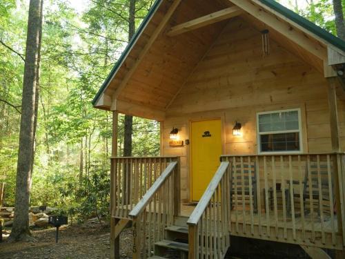 Holly Nest a Cozy Cabin Getaway near Gatlinburg