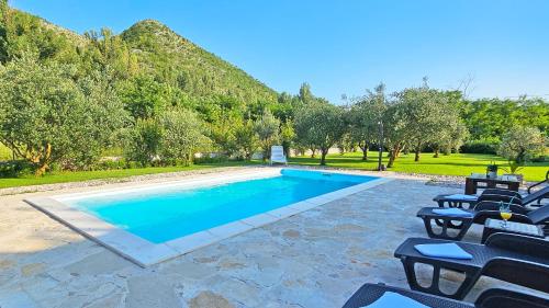 Holiday Home Natura with private pool