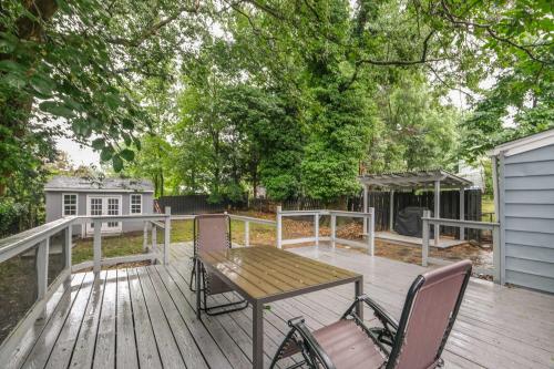 Pet-Friendly Mount Rainier Home with Gas Grill! in Mount Rainier, USA