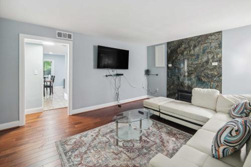 Pet-Friendly Mount Rainier Home with Gas Grill! in Mount Rainier, USA