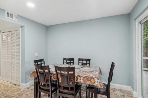 Pet-Friendly Mount Rainier Home with Gas Grill! in Mount Rainier, USA
