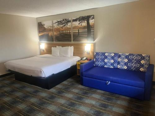 Days Inn & Suites Mobile