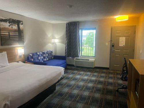 Days Inn & Suites Mobile