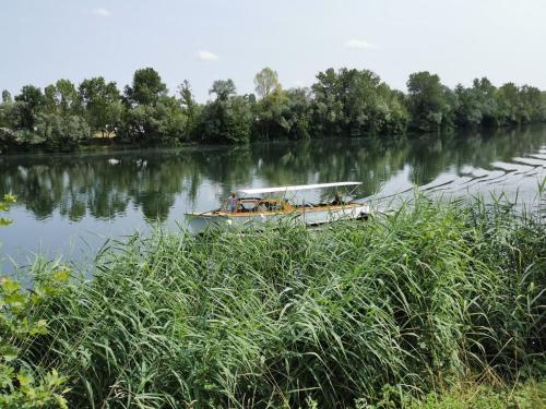 La Rive du Doubs - 2 chambres - 5 Pers - 56, Chemin du Canal Du Rhône au Rhin - Location saisonnière - Dole