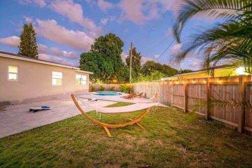 Amazing 3 Bed House with Gameroom and Fun Backyard in North Miami Beach (FL)