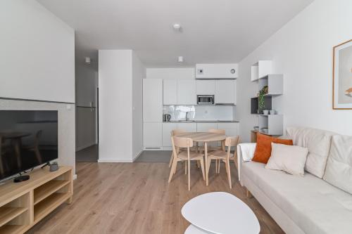 Apartment with Balcony room in LTC - Apartments Modern Tower