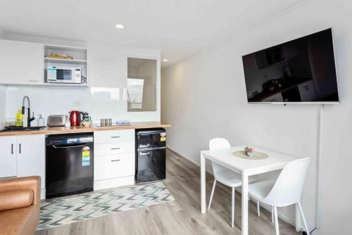 Cozy Two Bedroom with Seaview - Wifi - Gym, Auckland (foto 9)