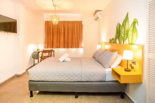 Hotel Caracas near Casco Viejo