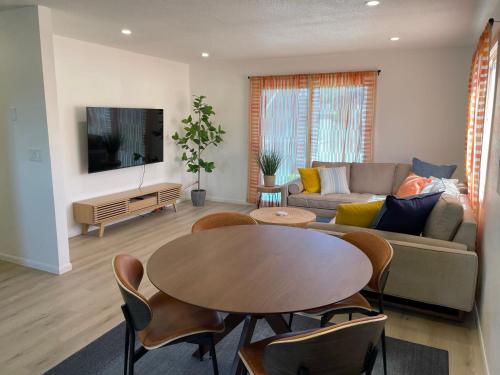2nd Floor, 2 Bedroom Condo, Sleeps 6 in Lake City, USA