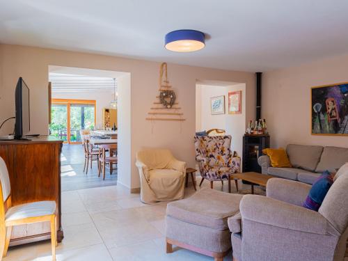 ห้องส่วนกลางสำหรับนั่งเล่น/ดูทีวี, Villa Benka, Istrian stone house in ราเดติชิ