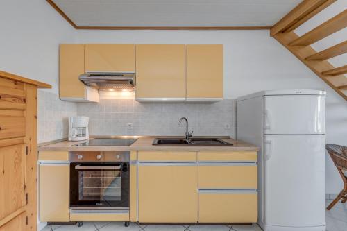 Beachfront apartment with balcony and parking Beachfront apartment with balcony and parking