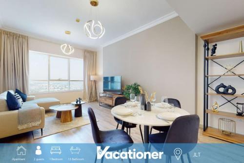 Vacationer Holiday Homes I Elegant 1 Bedroom I City Skyline Views l JLT, Dubaj
