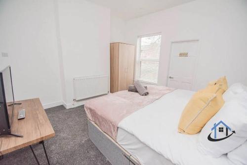 Balby Casa king beds parking workspace wifi corporates pets