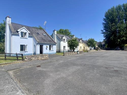 Leitrim Quay - Riverside Cottage 9